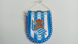 Fanion Real Sociedad De Futbol 1909 - Uniformes Recordatorios & Misc