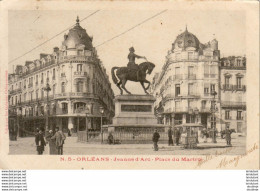 D45  ORLEANS  Jeanne D' Arc- Place Du Martroi   ..... ( Avec Marchand De Glaces Ambulant ) - Orleans