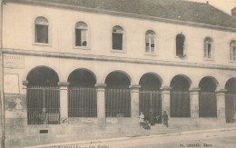 CHAROLLES : LES HALLES - Charolles