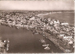 LES SABLES-D'OLONNE (85) Vue Aérienne Du Port Et De La Plage  CPSM GF - Sables D'Olonne