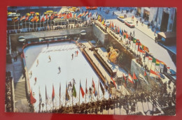 Uncirculated Postcard - USA - NY, NEW YORK CITY - ROCKEFELLER PLAZA SKATING RINK - Piazze