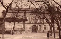 N°2537 W -cpa Moulins -la Préfecture- - Moulins