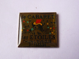 Pin S LE CABARET DES ETOILES REVUE SPECTACLE NORD 59 - Villes