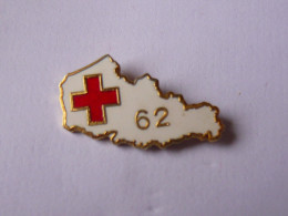 Pin S CROIX ROUGE FRANCAISE PAS DE CALAIS - Verenigingen