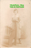 R359379 Old Picture. A Woman Is Standing By A Wooden Chair. 1924 - Monde