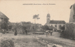 GERMIGNEY  70  HAUTE SAONE   BELLE CPA  LA RUE DU RUISSEAU  ANIMEE      . - Autres & Non Classés