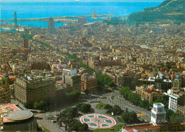 Espagne - Espana - Cataluna - Barcelona - Plaza De Cataluna Al Fondo El Puerto Y Montana De Montjuich - Immeubles - Arch - Barcelona