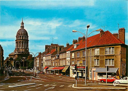 62 - Boulogne Sur Mer - La Basilique Notre-Dame - A Gauche  La Porte De Calais - Automobiles - CPM - Voir Scans Recto-Ve - Boulogne Sur Mer