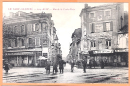 CPA Vue Peu Courante - TARN - ALBI - RUE DE LA CROIX VERTE - Belle Animation, Commerces, "Café Du Soir", Glacier, Pub - Albi