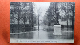 CPA (75) Inondations De Paris .1910. La Rue Jean Goujon.(7A.746) - Paris Flood, 1910