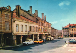 STENAY La Place Poincaré Les Arcades - Stenay