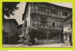 01 Cité De PEROUGES L'Ostellerie De Pérouges 13ème Siècle VOIR DOS - Pérouges