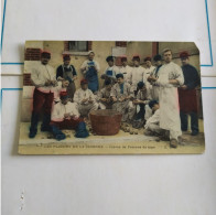 CPA Les Plaisirs De La Caserne - Corvée De Pommes De Terre, Carte Animée, Tampon 1906 - Kazerne