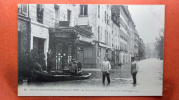CPA (75) Inondations De Paris.1910. Le Bateau De Passage De La Rue Saint Dominique.  (7A.776) - Inondations De 1910