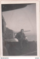 MARIN SUR BATEAU  ARMEE ITALIENNE PHOTO ORIGINALE  9 X 6 CM - Guerre, Militaire