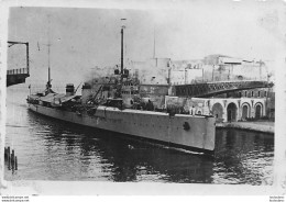 BATEAU A QUAI  ARMEE ITALIENNE PHOTO ORIGINALE  9 X 6 CM - Guerre, Militaire