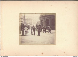 LONDRES KING WILLIAM CIRCUS  FIN 19e PHOTO ORIGINALE DE 8.50X7 CM COLLEE SUR CARTON 18X13CM - Oud (voor 1900)