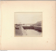 INVERNESS DERNIERE ECLUSE DU CANAL CALEDONIEN  FIN 19e PHOTO ORIGINALE SUR CARTON 16 X 14 CM FORMAT PHOTO 8.50 X 7 CM - Old (before 1900)