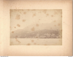 LAC D'ANNECY DENTS DE LANFON HAUTE  SAVOIE  FIN 19em PHOTO ORIGINALE 17x13CM COLLEE SUR CARTON DE 24x18cm - Alte (vor 1900)