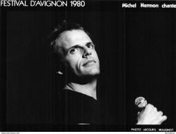 MICHEL HERMON CHANTE  AVIGNON 1980 PHOTO DE PRESSE ORIGINALE 20X15CM R2 - Famous People