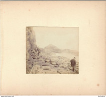 ILE DE STAFFA HEBRIDES ECOSSE FIN XIXe SIECLE PHOTO ORIGINALE SUR CARTON DE16.50X15CM FORMAT DE LA PHOTO 8.50X7CM - Alte (vor 1900)