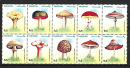 PAKISTAN. N°1199-1208 De 2005. Champignons. - Champignons