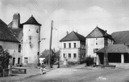 P-24-Mi-Is-1966 : BAULAY. PLACE DE LA MAIRIE - Autres & Non Classés