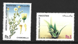 PAKISTAN. N°1236-7 De 2006. Plantes Médicinales. - Piante Medicinali