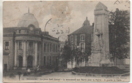 CPA ( Bressuire - Place Sadi Carnot Et Monument Aux Morts ) - Bressuire