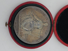 CAQUÉ Armand Auguste (1795-1881) Medaille En Argent Massif XIXeme - Profesionales / De Sociedad