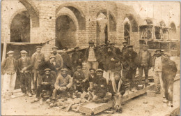 CP Carte Photo D'époque Photographie Vintage Groupe Homme Ouvrier 71 Chantier - Non Classés