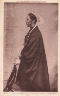 Paimpol * Femme De La Région En Coiffe Et Costume - Paimpol