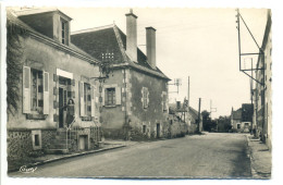CPA 18 Cher MENETOU RATEL - Rue De La Poste - Peu Commune - Sancerre