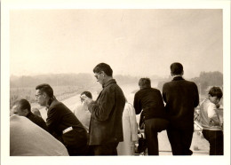 Photographie Photo Vintage Snapshot Amateur Voiture Course Circuit Automobile  - Sporten