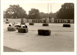 Photographie Photo Vintage Snapshot Amateur Voiture Course Circuit Automobile  - Deportes