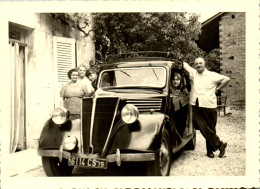 Photographie Photo Vintage Snapshot Amateur Automobile Voiture Vallon  Famille  - Auto's