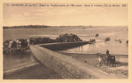 Paimpol * Digue De L'embarcadère De L'arcouest * Dans Le Lointain , L'ile De Bréhat * Attelage Goêmonier ? - Paimpol