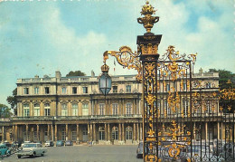 54 - Nancy - Place De La Carrière - Palais Du Gouvernement - Grilles En Fer Forgé De Jean Lamour - Automobiles - CPM - V - Nancy
