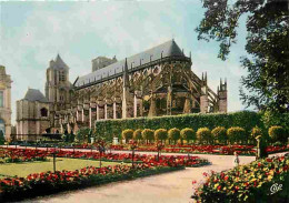 18 - Bourges - La Cathédrale Saint Etienne - Les Jardins De L'Evêché - Fleurs - CPM - Voir Scans Recto-Verso - Bourges