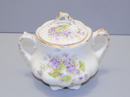 -JOLI ANCIEN POT SUCRIER PORCELAINE  Décor De Violettes Collection       E - Autres & Non Classés