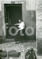 50s ORIGINAL PHOTO FOTO OLD MAN VESPA SCOOTER ALFAMA LISBOA LISBON PORTUGAL AT114 - Wielrennen
