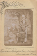 RUGLES (Eure): Frappeuse D'épingles Et Jeune Normande (1897) - Carte Photo - Kunsthandwerk