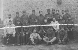 1914 - 1916 / CARTE PHOTO /  13e RIT ( COMPIEGNE ) / 13e REGIMENT D'INFANTERIE TERRIRORIALE / POILUS / POILU - Guerra, Militares