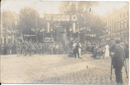 Carte Photo D'une Manifestation " LES TOURANGELLES AUX HEROS DU 68 " - Weltkrieg 1914-18