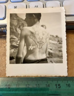 REAL PHOTO - PIN UP PLAGE HOMME TORSE NU TATOUAGE DOS - Pin-up