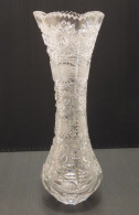 -JOLI ANCIEN VASE CRISTAL De BOHÊME JOLI Décor Taillé étoiles  COLLECTION      E - Vases