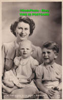 R385126 H. M. The Queen With Prince Charles And Princess Anne. Photo. Marcus Ada - Monde