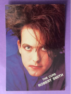 Carte Format CPSM     THE CURE   ROBERT SMITH        Bon état - Sänger Und Musikanten