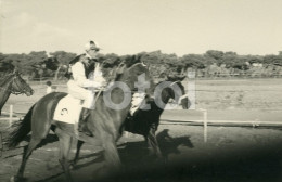 3 PHOTOS SET1955 REAL AMATEUR PHOTO FOTO CORRIDA CAVALOS COURSE CHEVAUX CHEVAL HORSE RACE HORSES CASCAIS PORTUGAL AT105 - Sporten