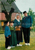 72771926 Markelo Familie In Tracht Markelo - Sonstige & Ohne Zuordnung